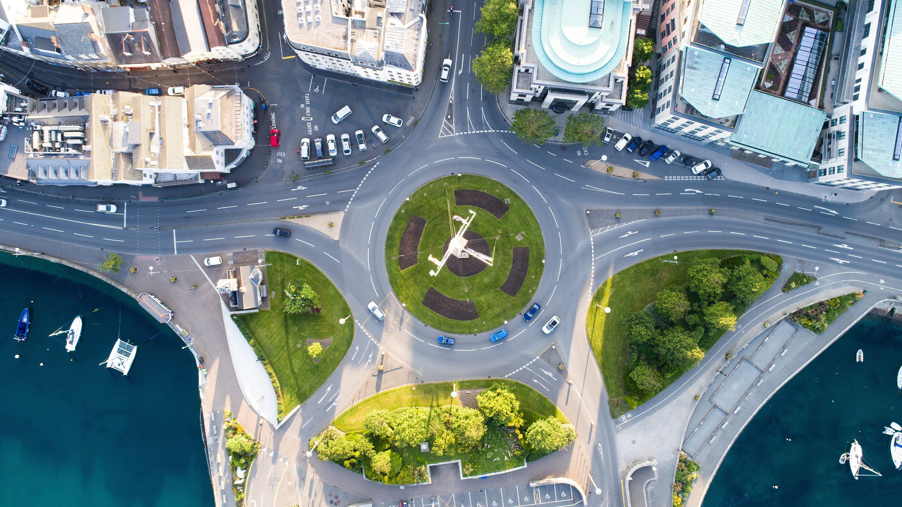 A roundabout and its approach roads seen from directly above